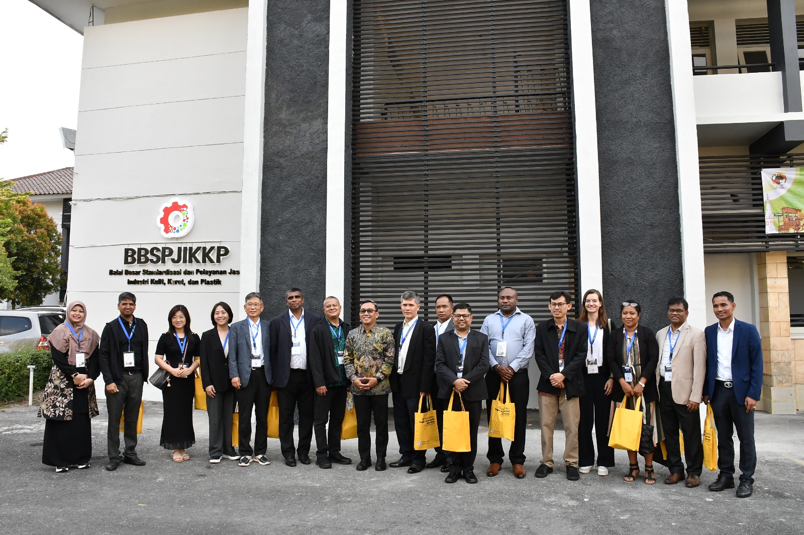 Delegasi Metrologi Asia Pasifik Kunjungi Laboratorium BBSPJIKKP